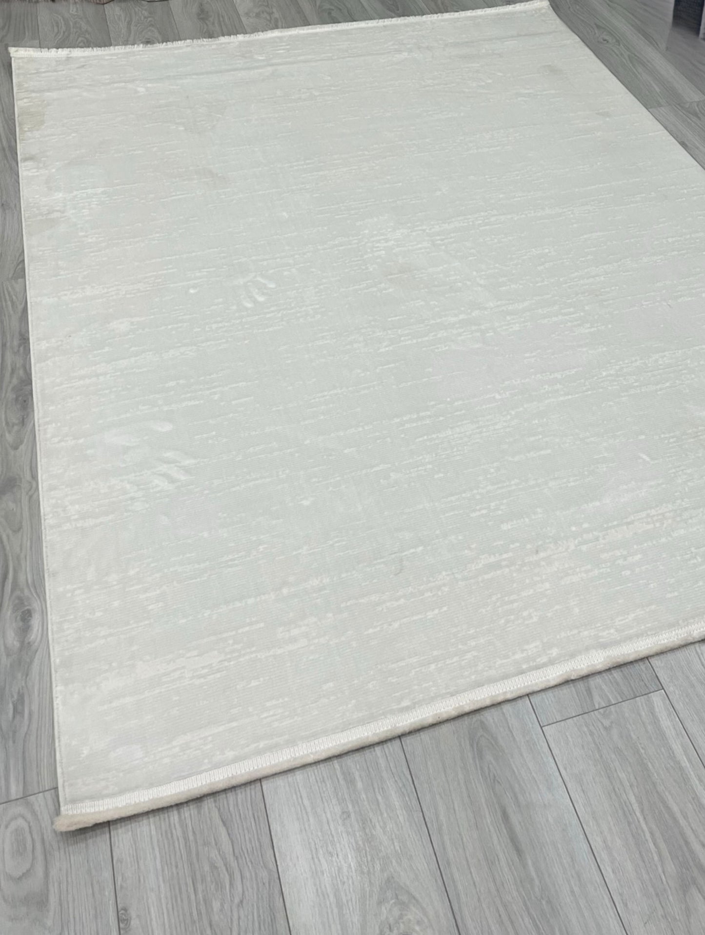 Manolya Soft Desen Makine Halısı Krem
