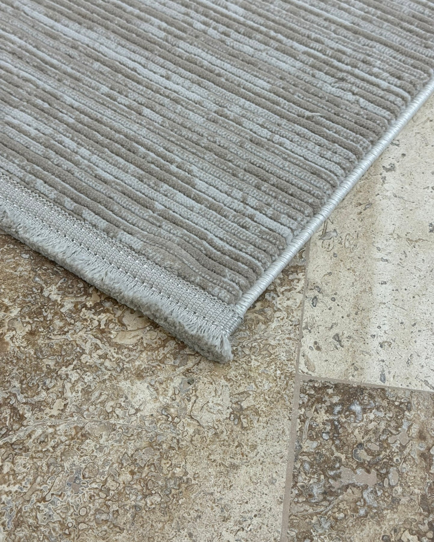Mercan Koleksiyonu Soft Desenli Makine Halısı Vizon