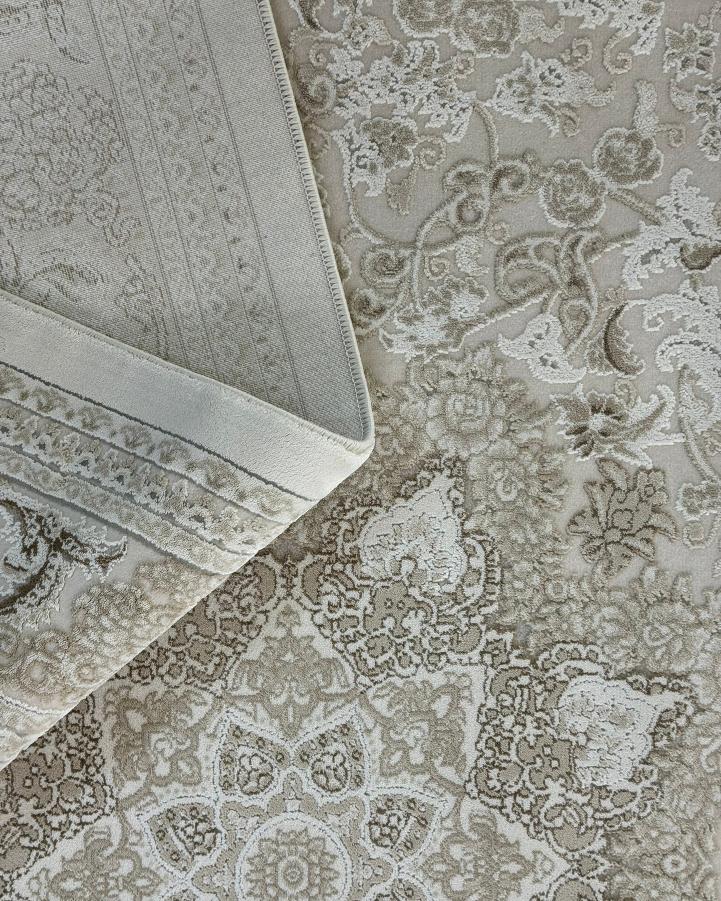Amber Göbek Desenli Makine Halısı Krem