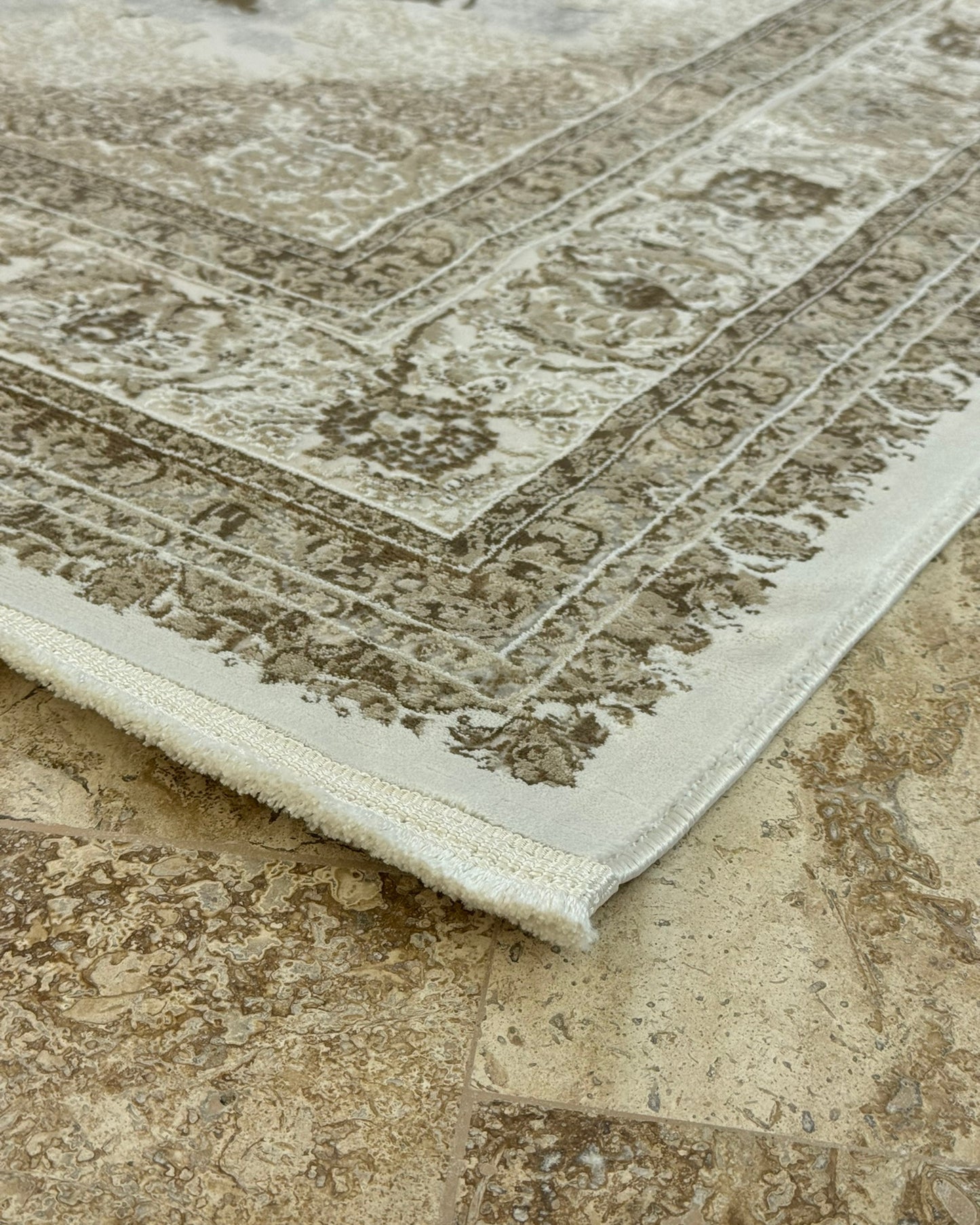 Amber Göbek Desenli Makine Halısı Kahve