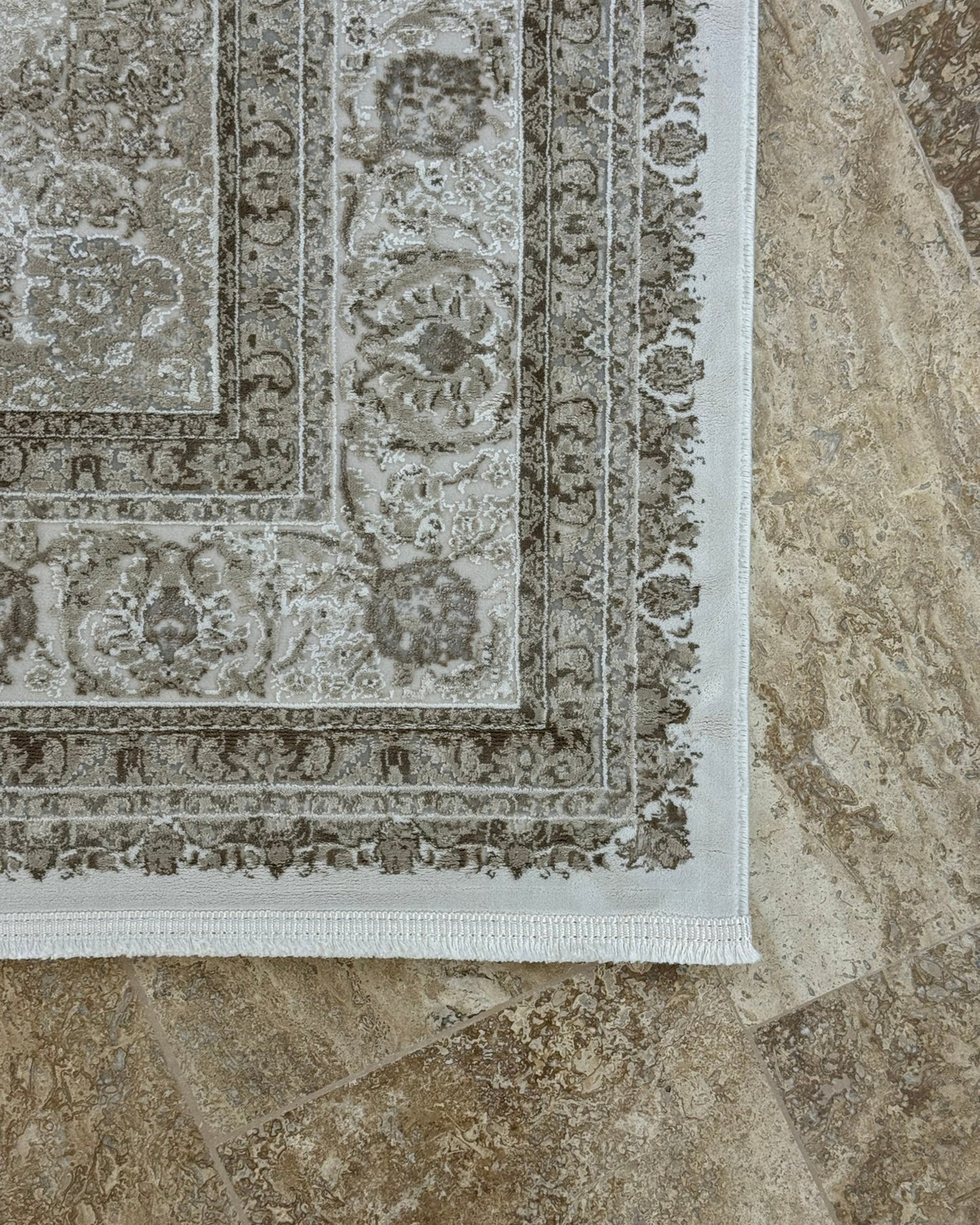 Amber Göbek Desenli Makine Halısı Kahve