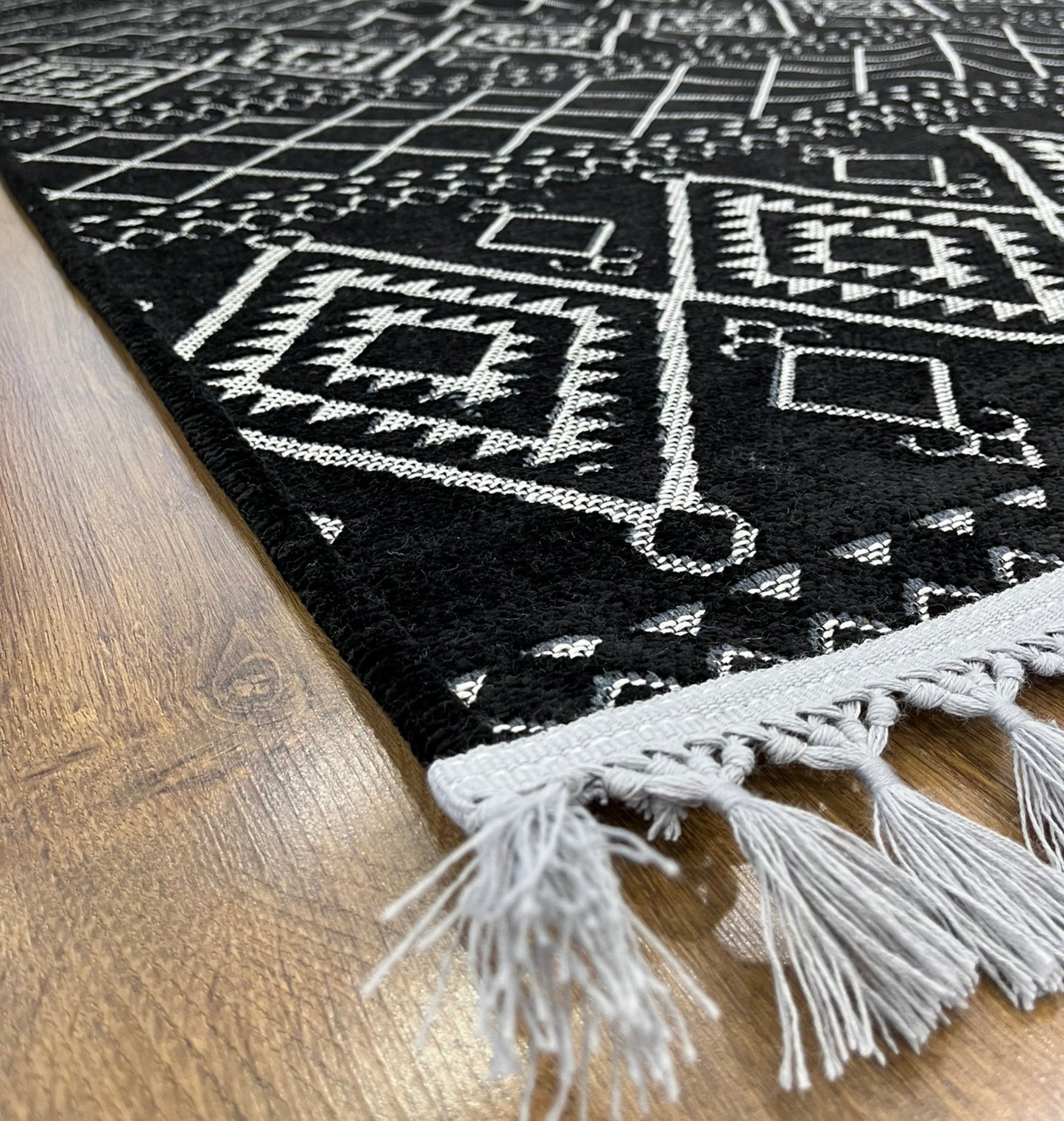 Yuka Kilim Siyah