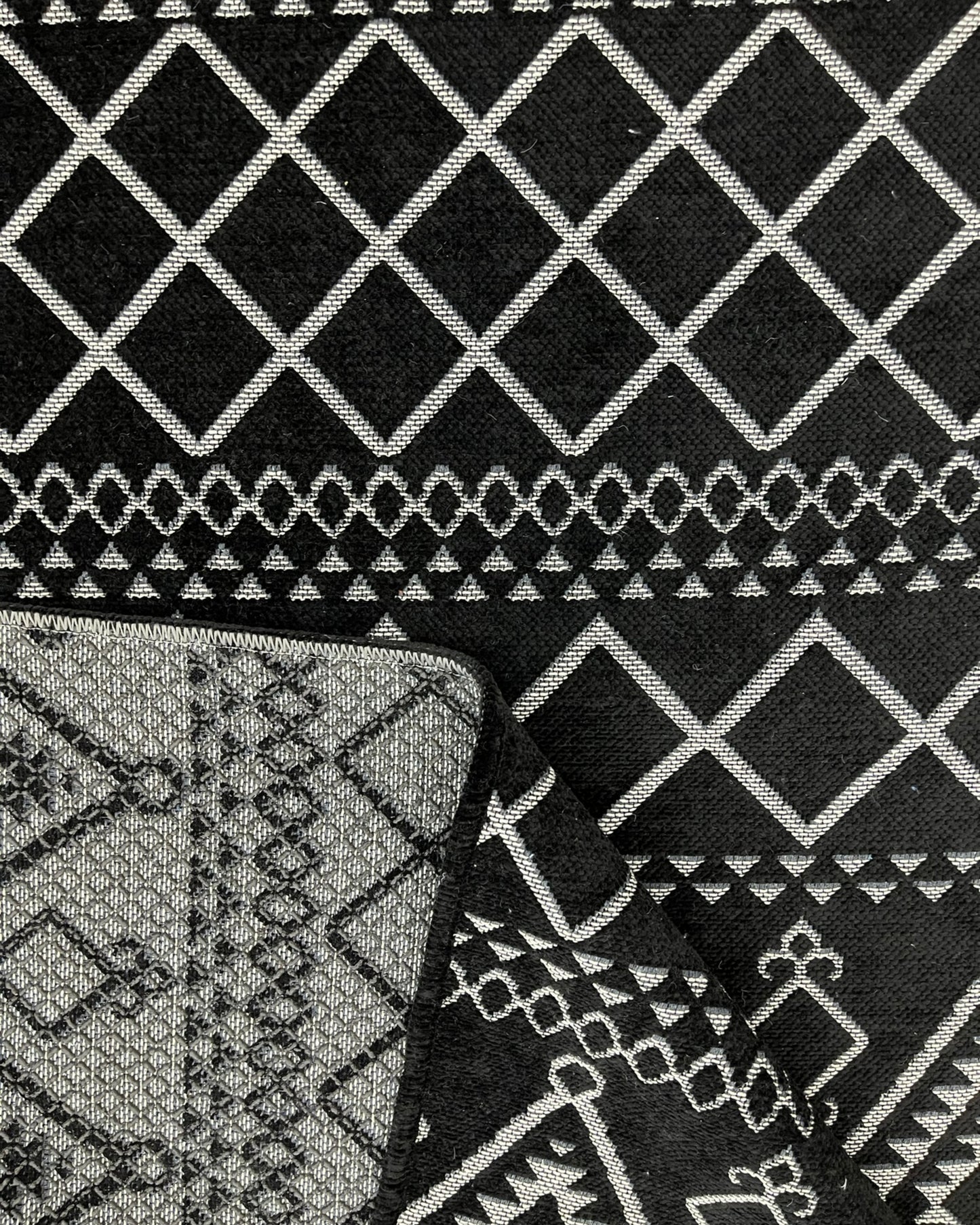 Yuka Kilim Siyah