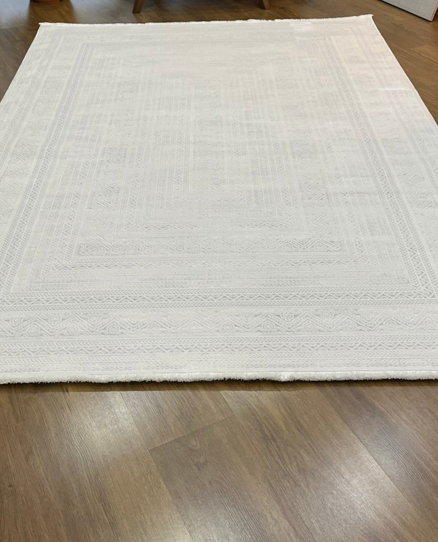 Sedef Koleksiyonu Çerçeve Desenli Makine Halısı Krem