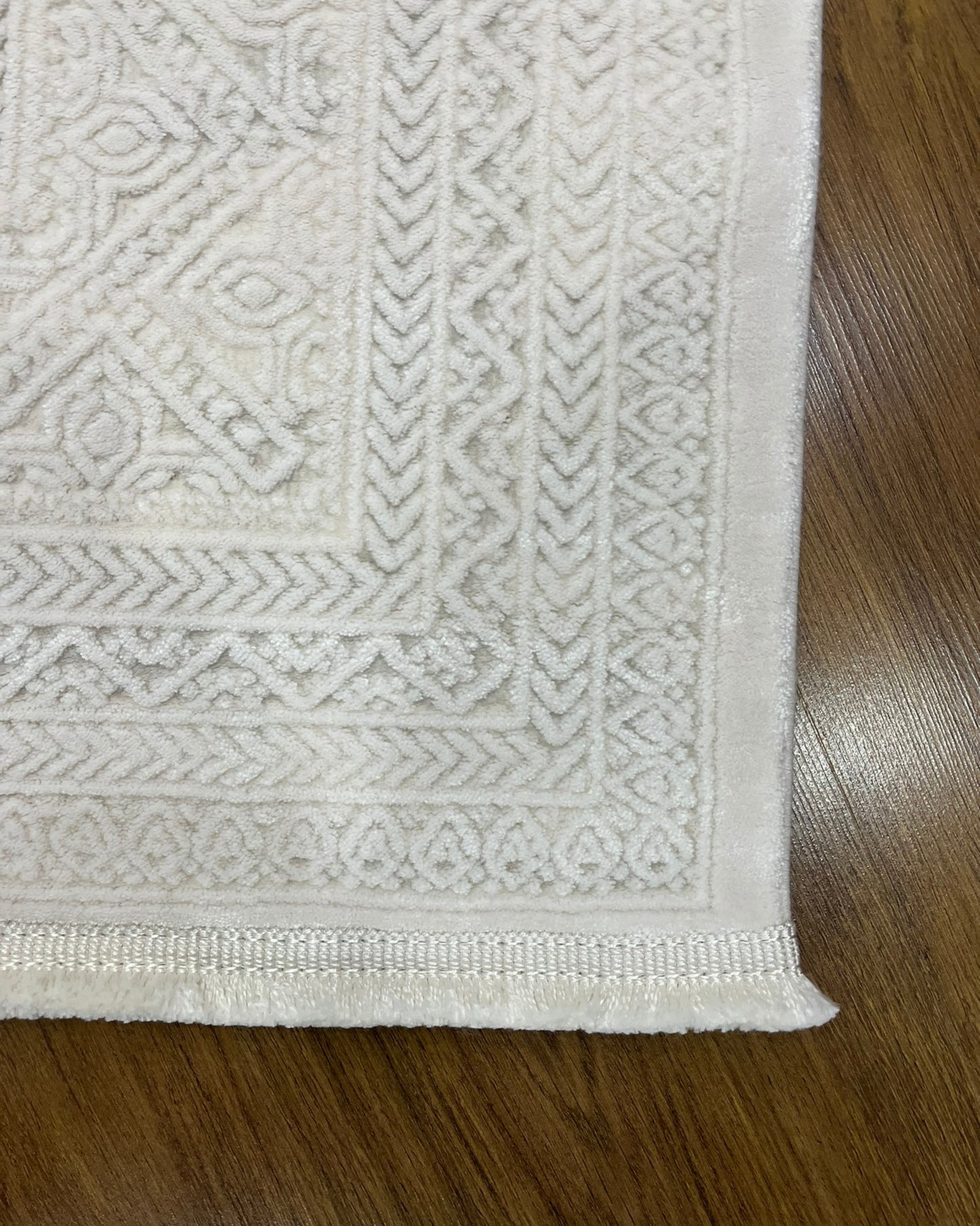 Sedef Koleksiyonu Çerçeve Desenli Makine Halısı Krem