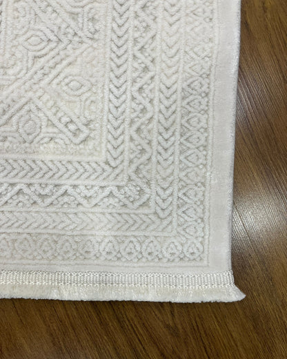 Sedef Koleksiyonu Çerçeve Desenli Makine Halısı Krem