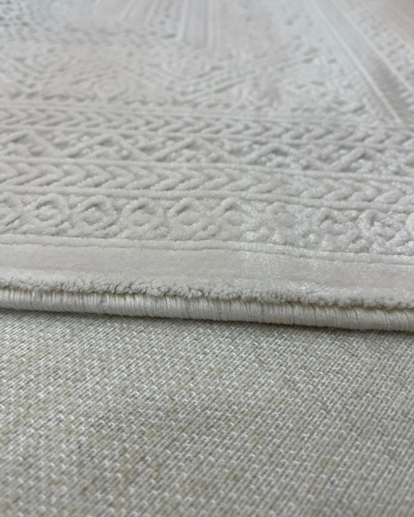 Sedef Koleksiyonu Çerçeve Desenli Makine Halısı Krem