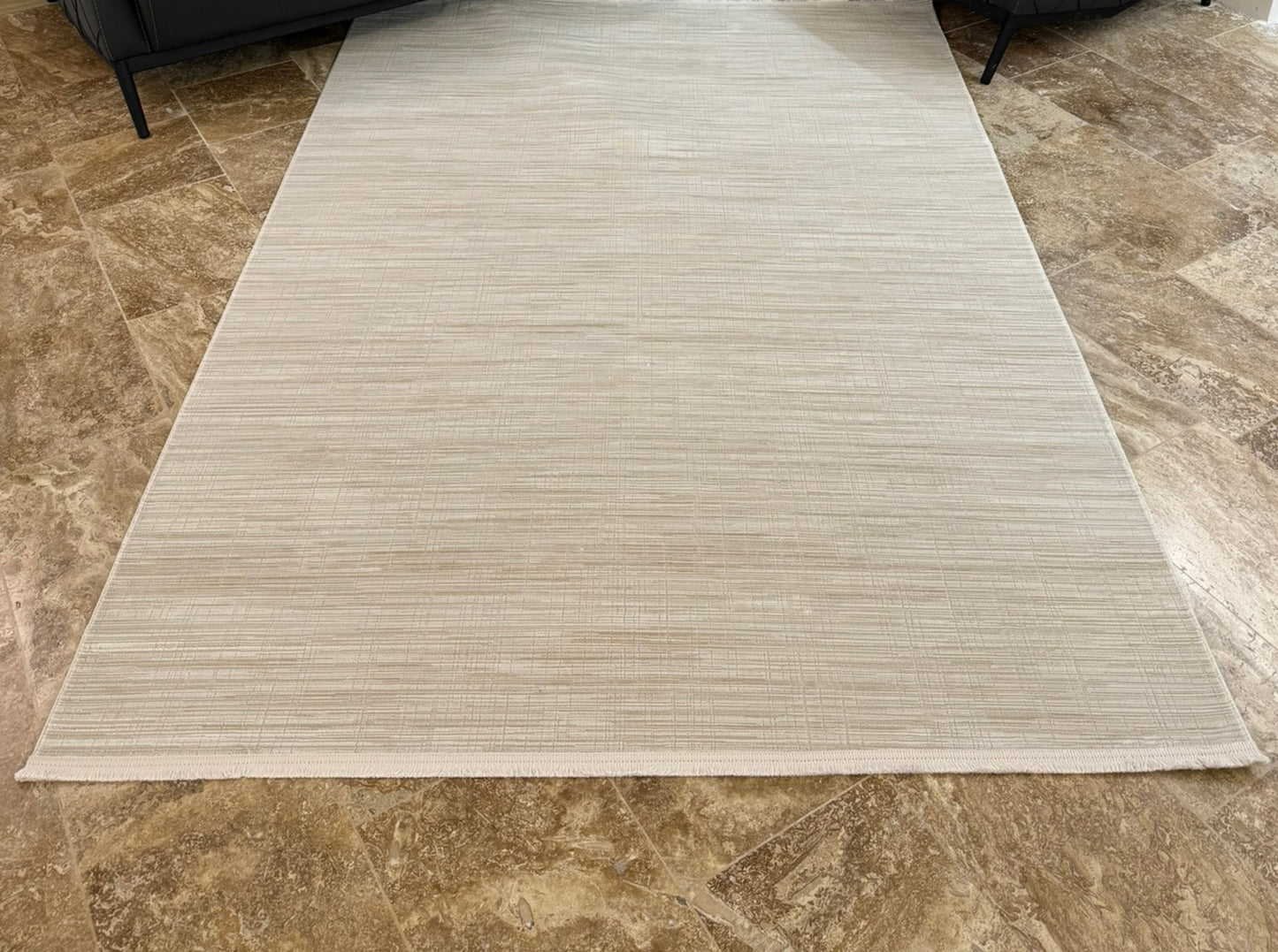Amber Sade Desenli Makine Halısı Krem